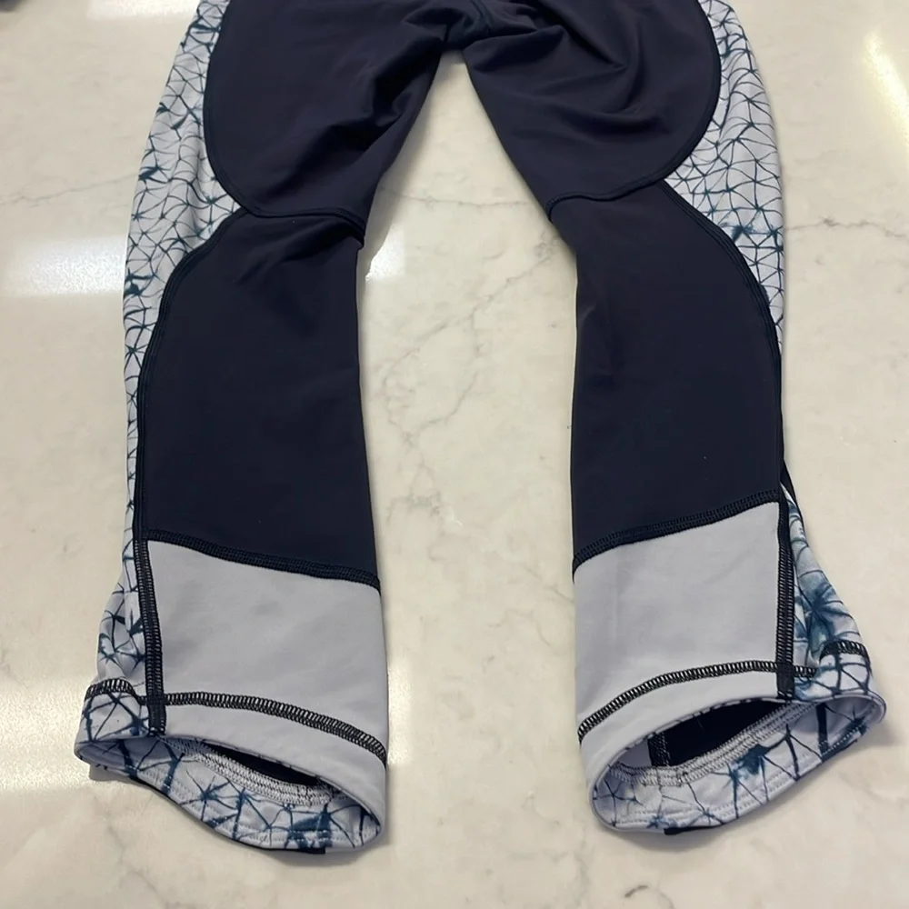 Lululemon Retreat 7/8” Leggings Size 4